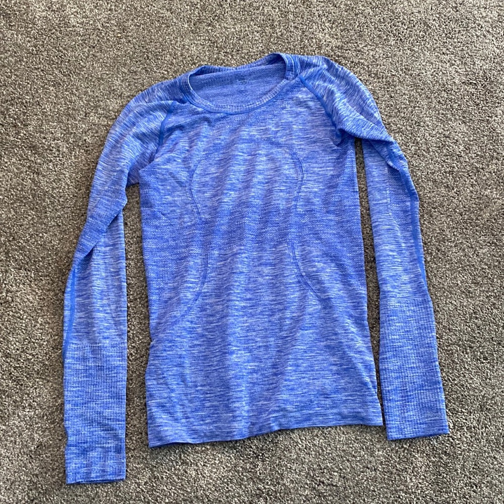 Lululemon swiftly tech blue longsleeve size 6